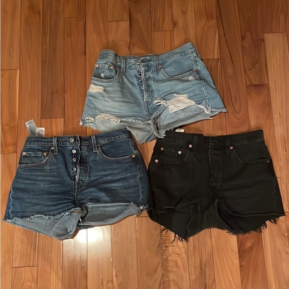 Levi’s 501 Jean shorts
All size 27 - Picture 2 of 5